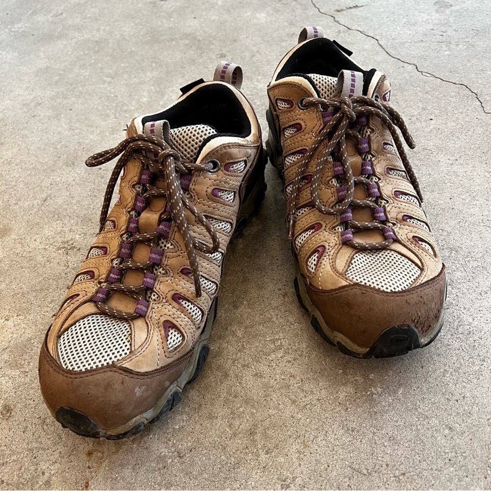 Oboz Women’s Low Waterproof Hiking Boots 8.5